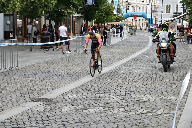 通过收集 通过收集