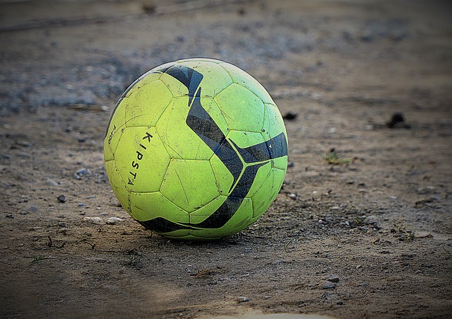 库里获“最具影响力”称号，朗佐·鲍尔认可.